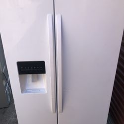 Whirlpool White Side-By-Side Refrigerator With Water And Icemaker DELIVERY