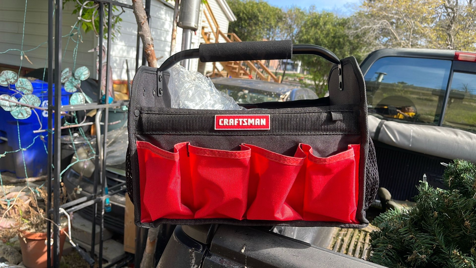 Tool Container Whit Knee Pads
