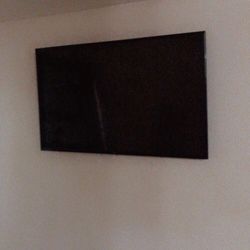 Tv And Sound Bar 