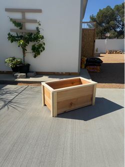 Cedar planter box