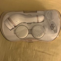 Electric Facial Cleansing Brush Set 