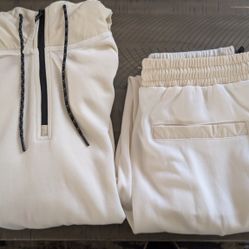 Footlocker Hoodie/Pants Size Medium