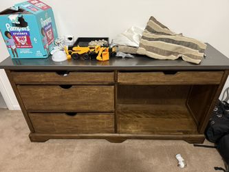 TV Stand w drawers