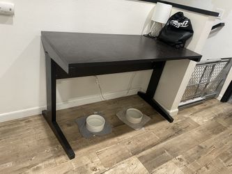 Black Computer Desk