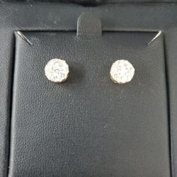 Studs Diamond Earrings 