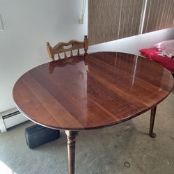 Dinning Table With 4 Chairs 