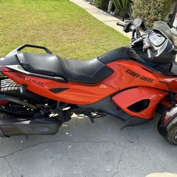 2014 CAN-AM SPYDER- RS
