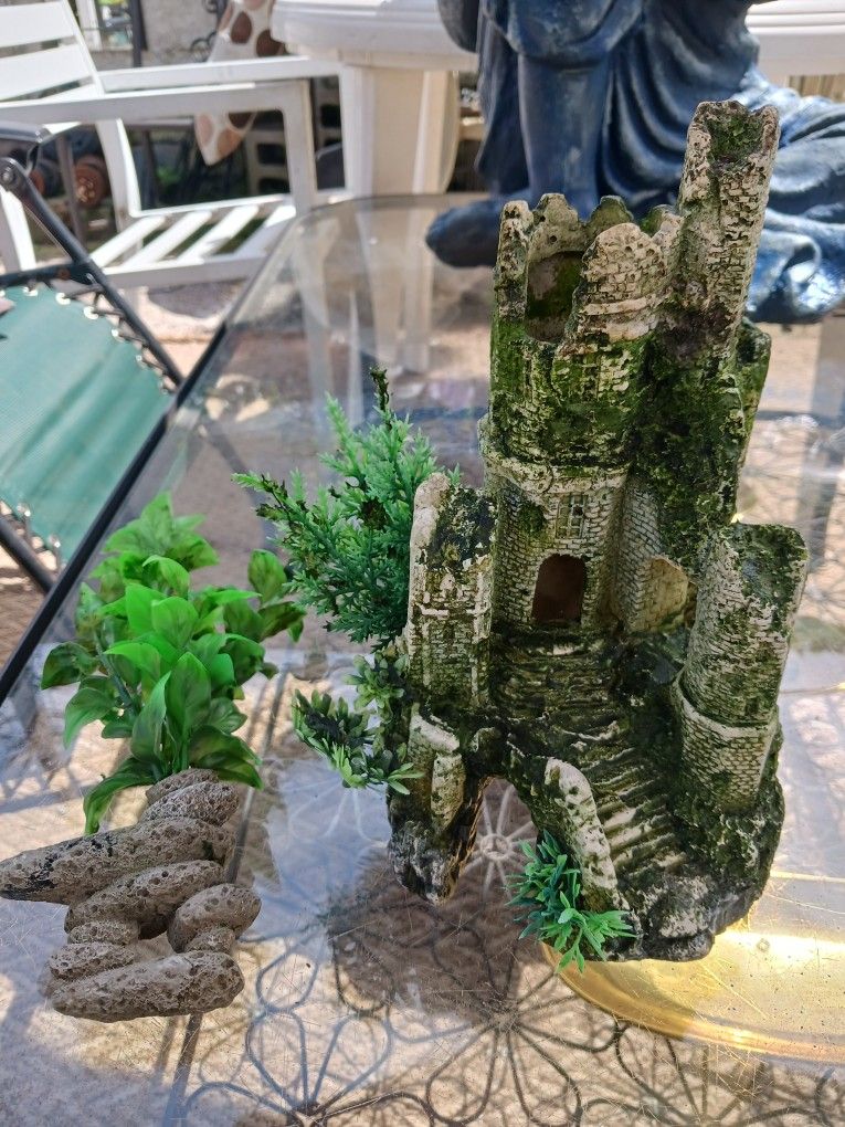 Fish Tank DECOR. Castle.