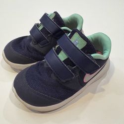 Kids size 7C Nike Toddler Shoes