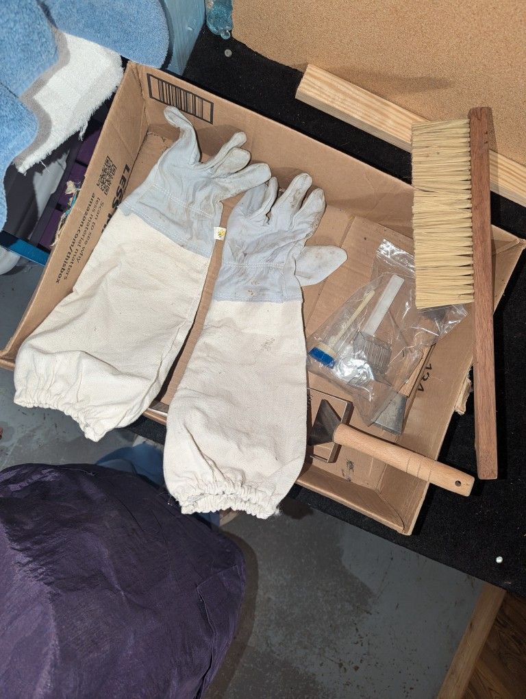 Bee Keeping Supplies 