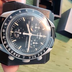 Omega Moonswatch 