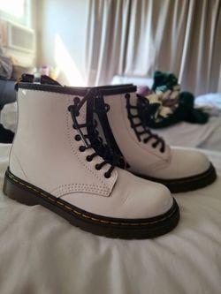 Girls boots size 10