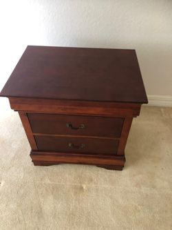 Nightstand 3 Drawer, sturdy wood