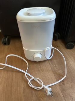 Levoit Cool Mist Humidifier – Clean & Works Great