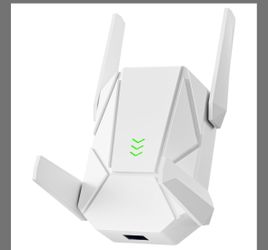 White WiFi Range Extender with 4 Antennas