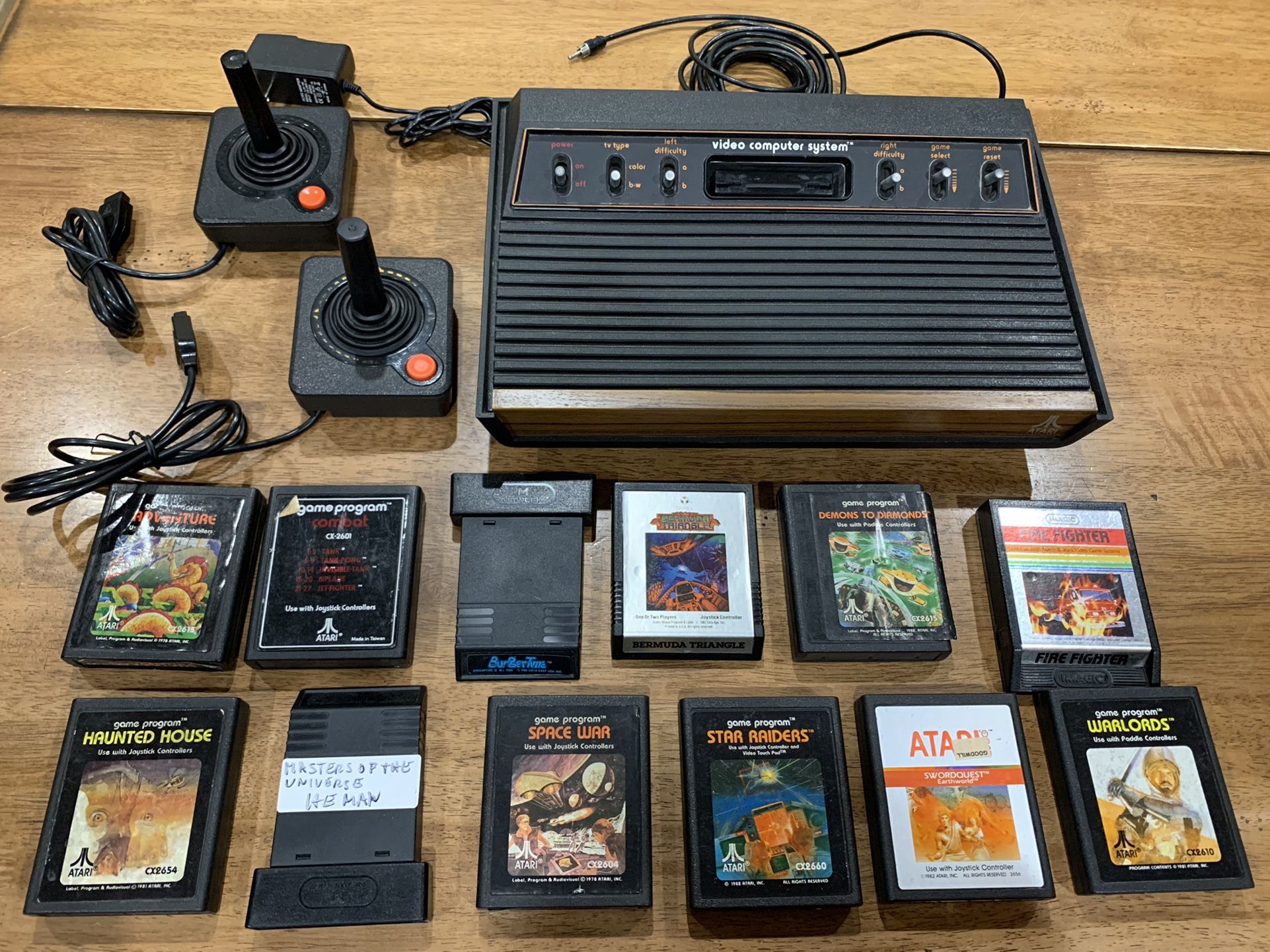Vintage Atari 2600 Console Wood Grain w/ 2 Controllers, & 12 Games Tested Works