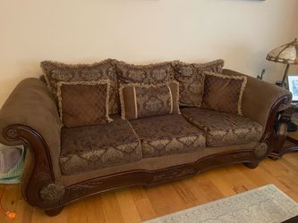 Beautiful Traditional Carved Wood Sofa & Loveseat Set – Matching Set