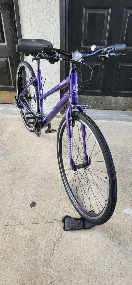 Cannondale Hybrid Bike.