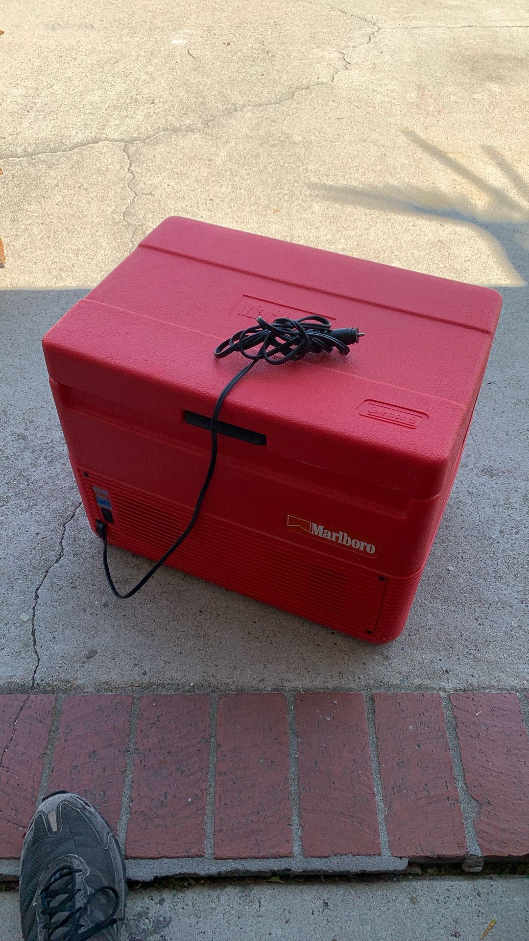 Marlboro Coleman Portable Electric Cooler Heater