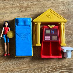Mattel  Wonder Woman DC Super Hero Girls Bedroom Playset