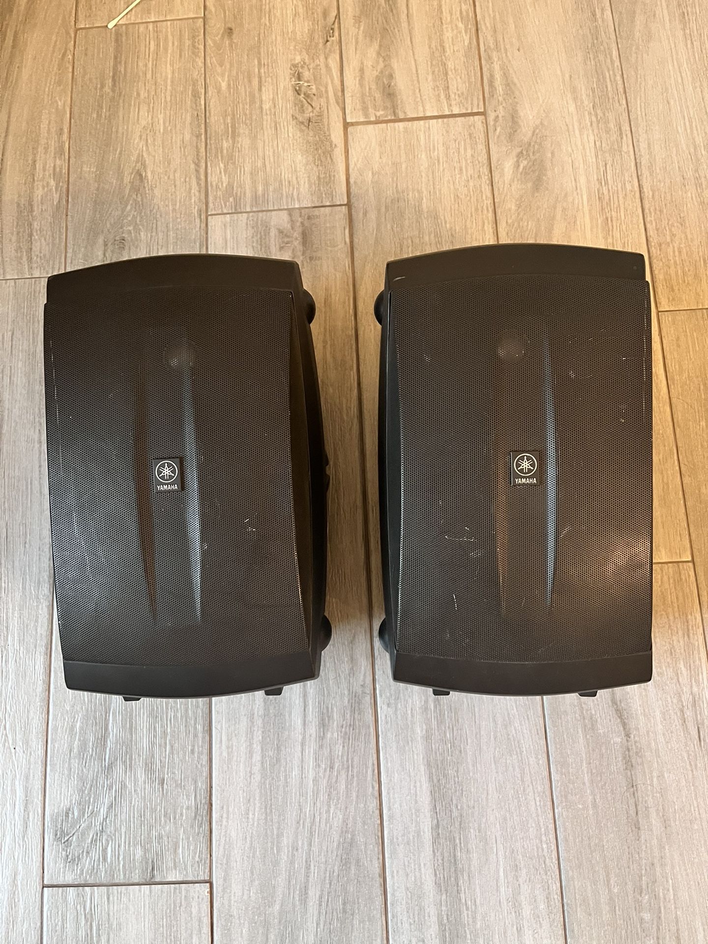 Yamaha NS-AW350 Hanging Speakers