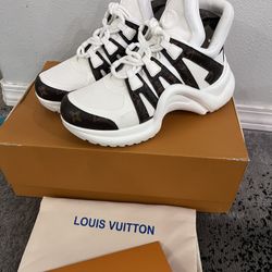 Luis Vuitton Shoes 
