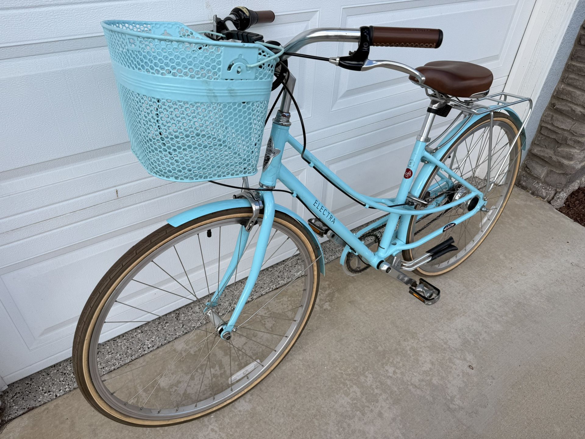 Electra (Trek) Loft Bike With Accessories