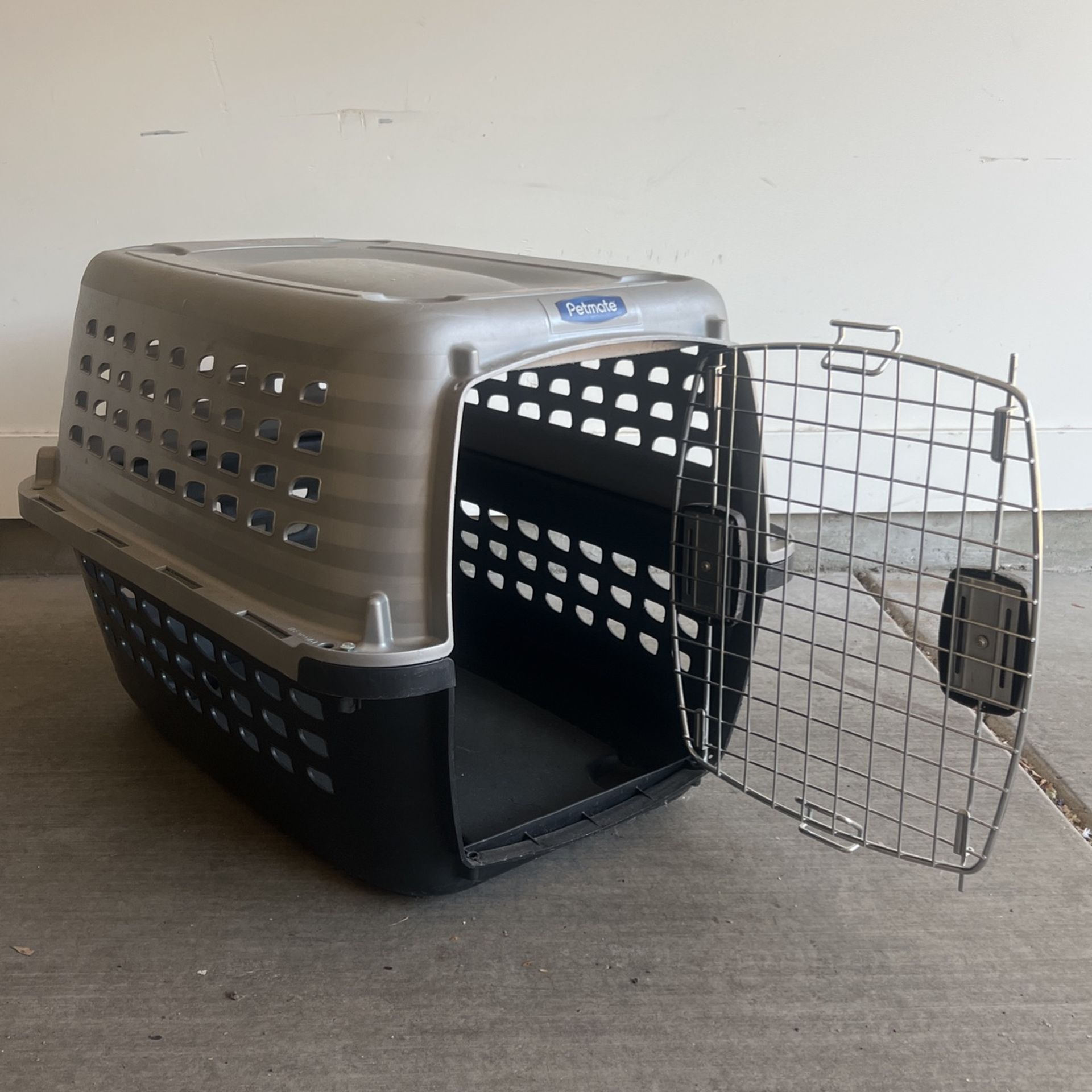 Medium Sized Dog Crate