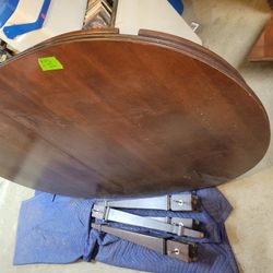 Nichols and Stone Cherry Wood Dining Table Oval With 2 Leaf
