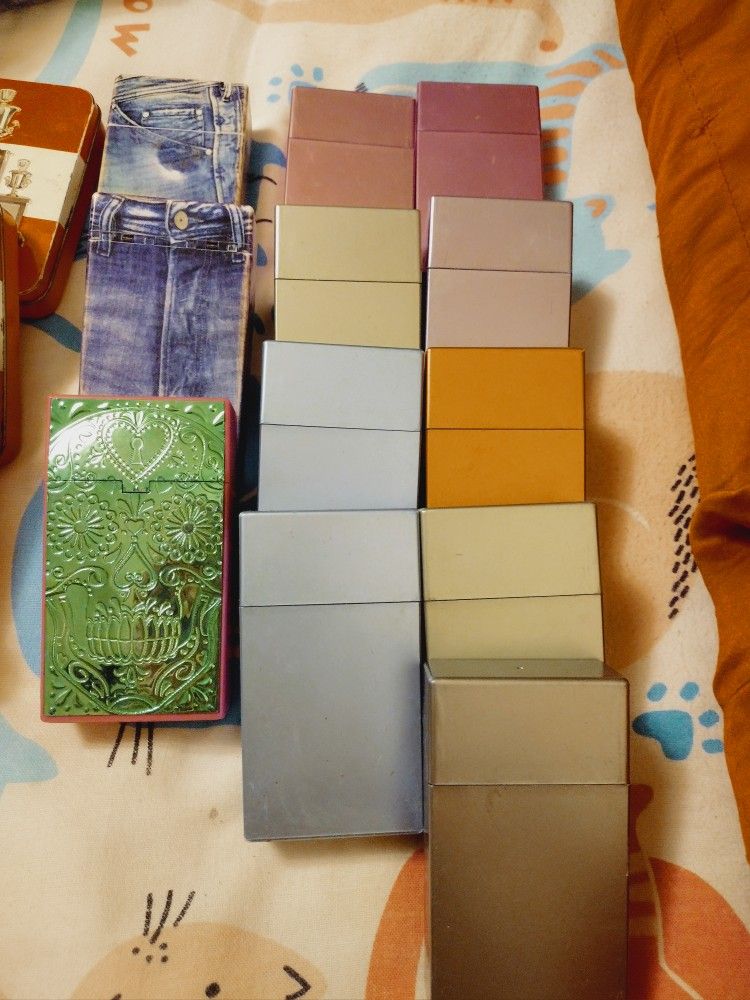 Acrylic Cigarette Boxes. 12 Ct