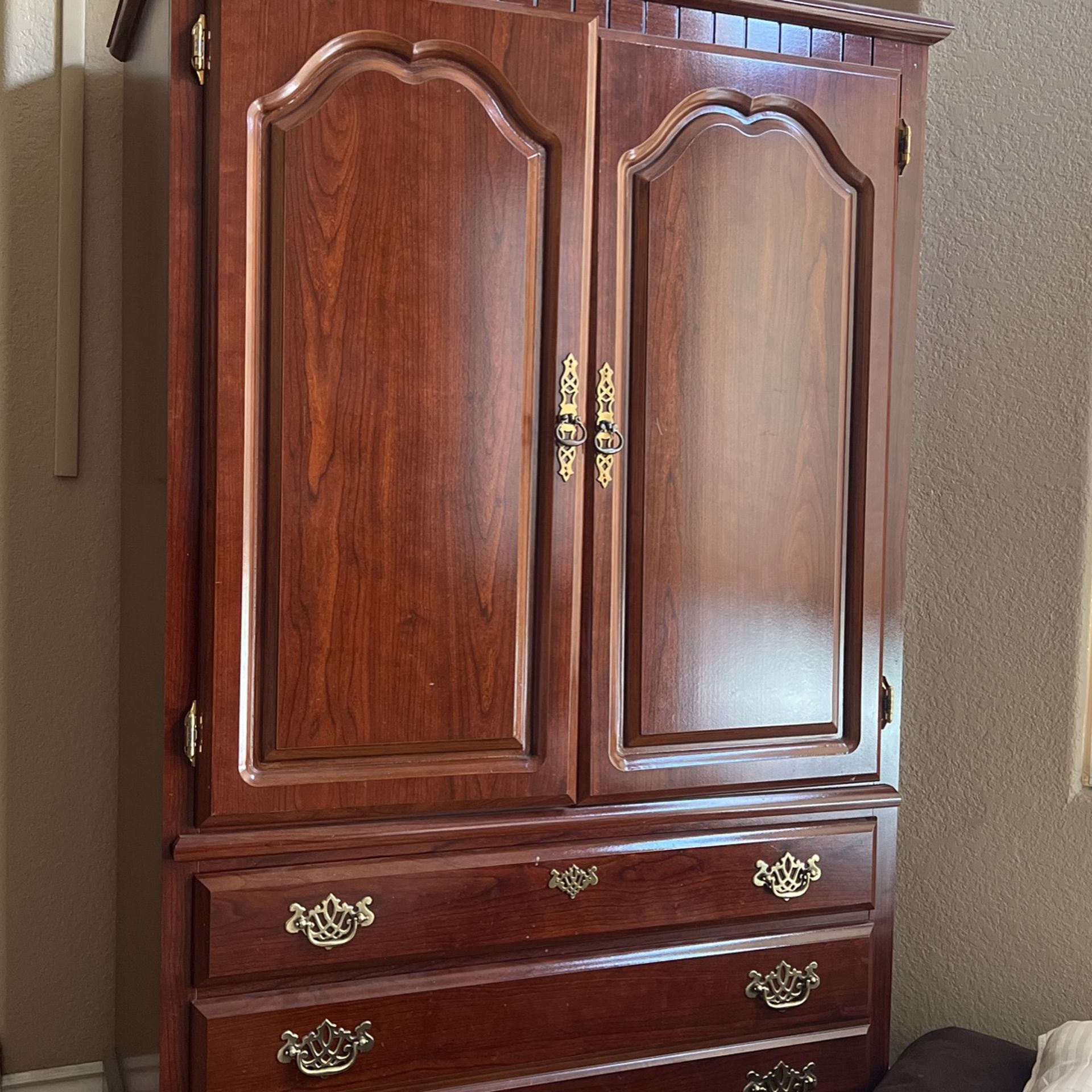 Closet Hutch with Drawers and Shelves