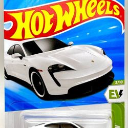 Hot Wheels Porsche Taycan Turbo S