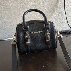Bolsa De  Michael Kors Color Negro 
