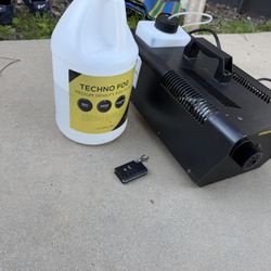 Fog / Smoke Machine - Remote Control