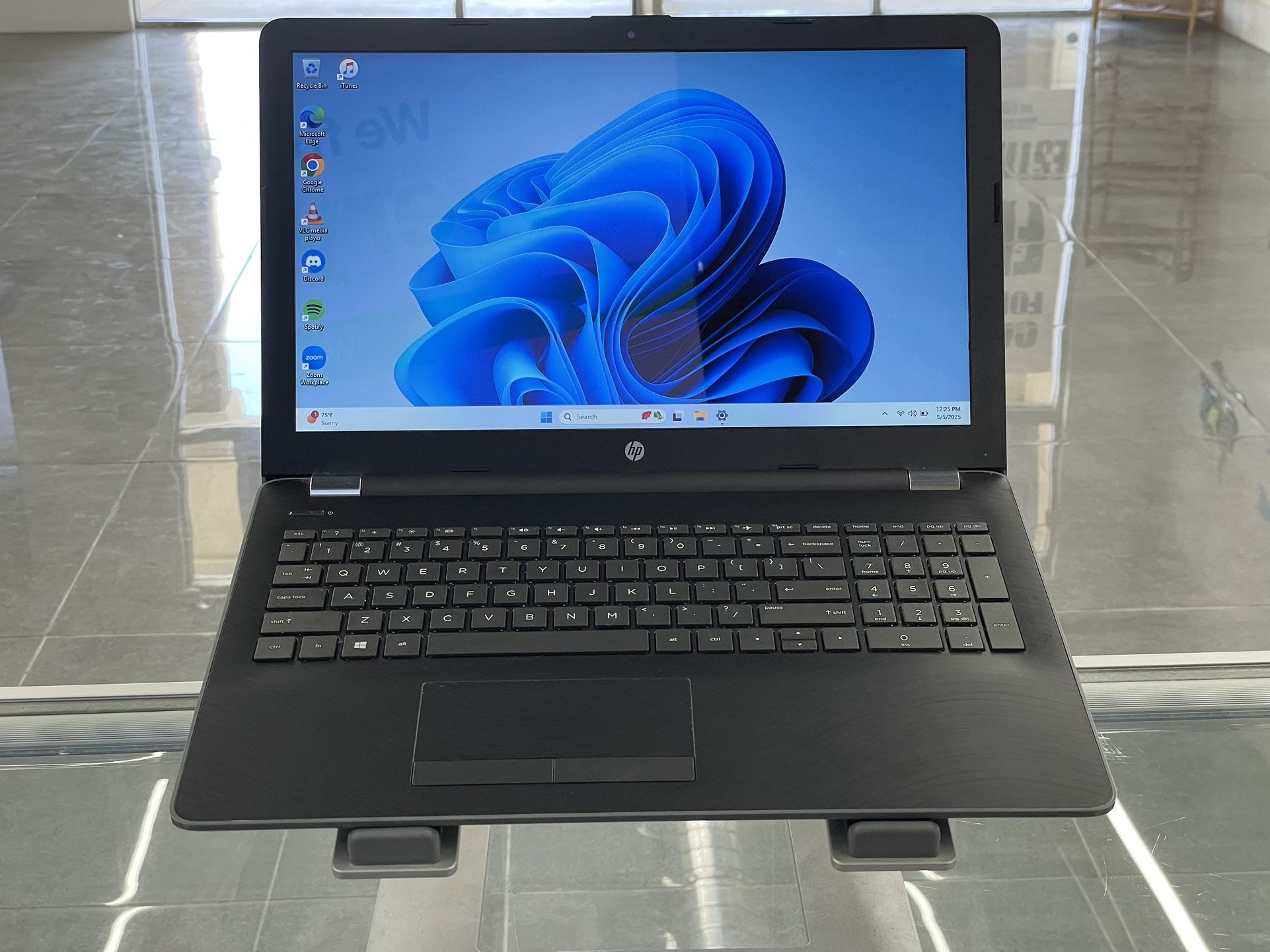 HP 15 Laptop Windows 11 1TB SSD