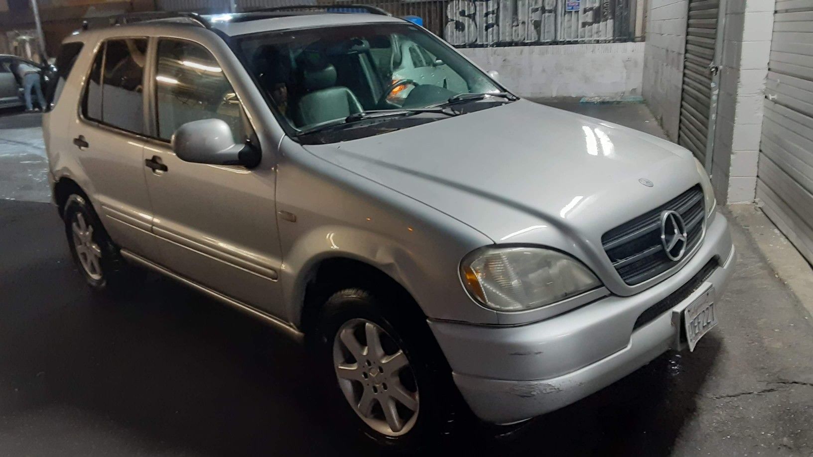 PART,S FOR SALE PARTING OUT...VENDO PARTES DE MERCEDES BENZ ML430...