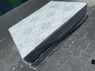 NEW FULL SIZE SET MATTRESS AND BOX SPR+ING-2pcs