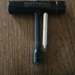 Spitfire skate tool