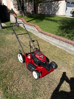 Craftsman 22” self propelled lawn mower with ez walk. 6.75hp Briggs and Stratton engine