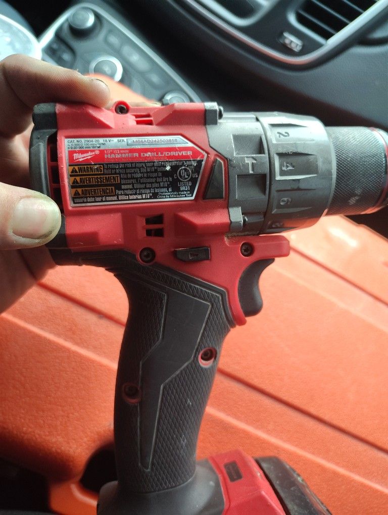 Milwaukee Fuel Brushless M18 Hammer Drill Driver With Battery