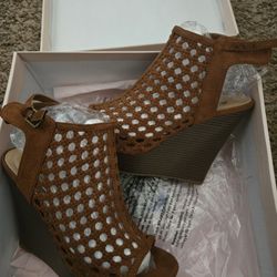 New Brown Wedges
