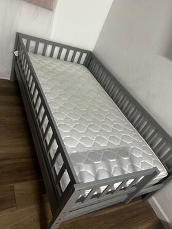 Toddler/Kids Twin Size Bed with mattress