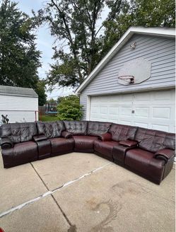 Natuzzi Italian 🇮🇹 Leather Reclining Sectional Couch – Available Delivery