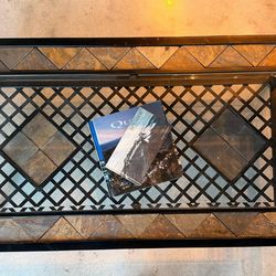 Glass And Metal Coffee Table.  2 Set    /.Juego de Mesas de Centro de Vidrio y Metal – 2 Piezas