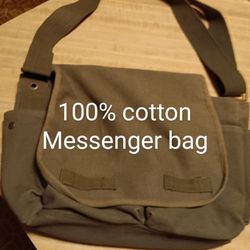 #526... Bag Canvas Messenger Bag