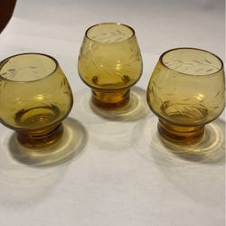 Depression Glass Shot 3 Glasses Amber Etched Leaf Design And 1  Mini Wine Glass