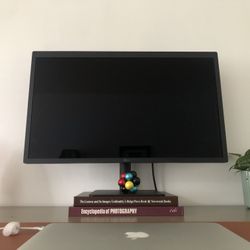 LG UltraFine 5K 27” Monitor (27MD5KL) Designed For Apple