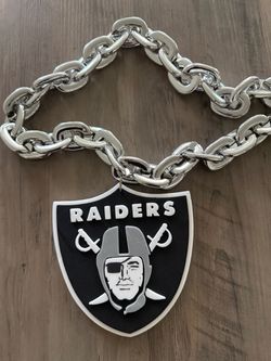 Las Vegas Raiders Fan Chain Necklace (NEW)