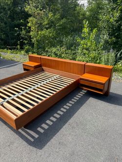 Teak Queen Platform Bed