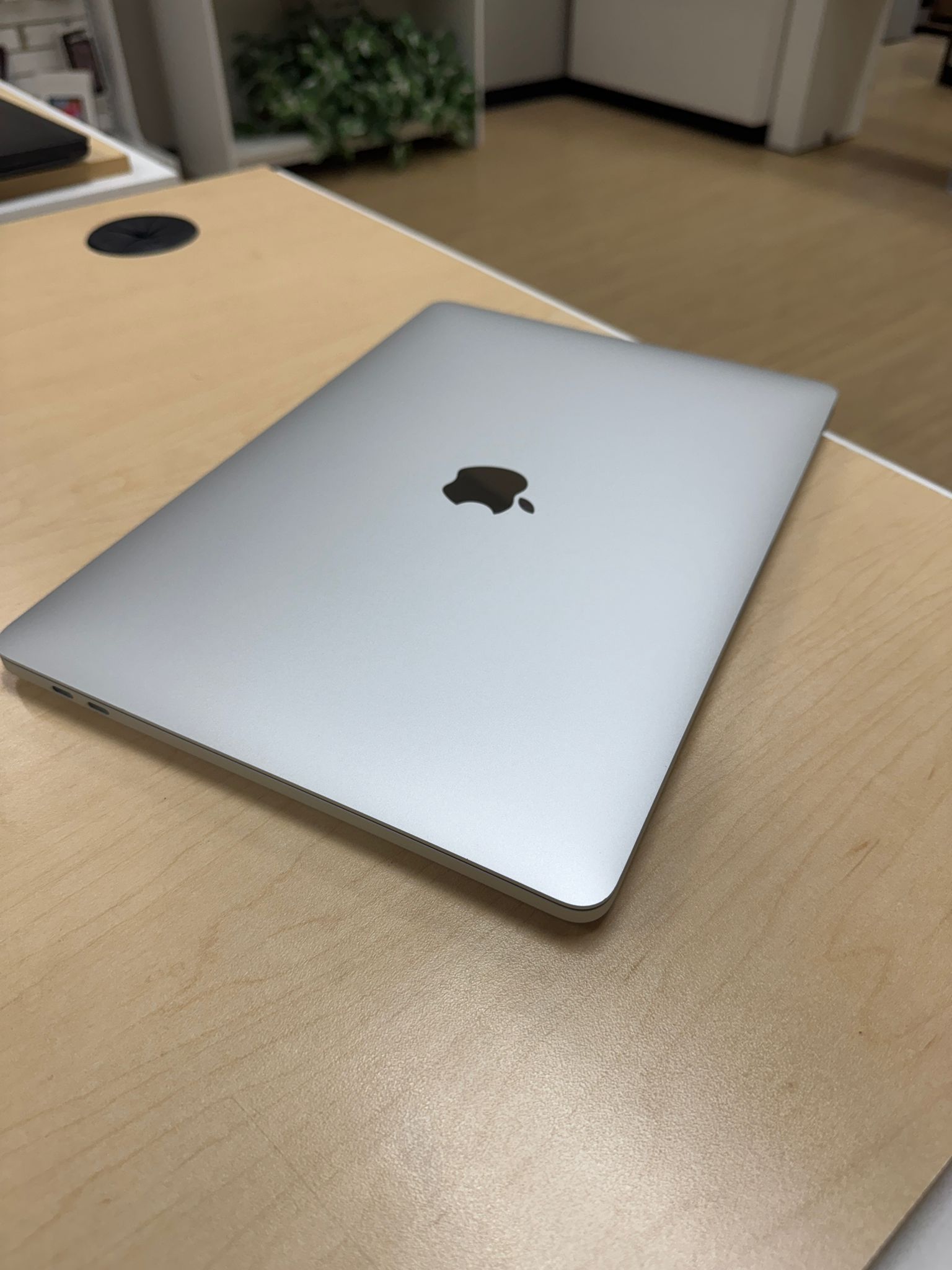 MacBook Pro M2 13 inch 8GB 256Gb silver